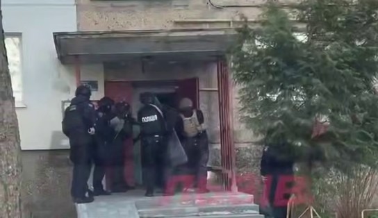 Поліція затримала львів’янина, який влаштував стрілянину в багатоповерхівці
