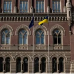 НБУ сьомий тиждень поспіль продає понад мільярд доларів на міжбанку